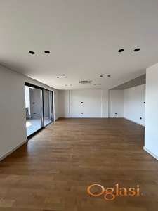 Prodaja stana* Penthaus-210m2+220m2 krovne terase+gratis garažno mesto!